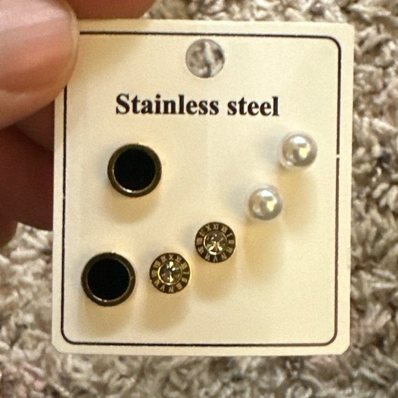 Stud Earrings Set - Picture 2 of 7